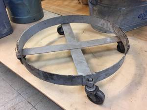 lot 253 image: 23 Rolling Barrel Caddy