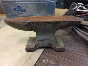 lot 316 image: 60 Lb Anvil - China