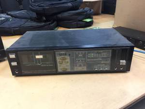 lot 352 image: Sanyo 420 Stereo Cassette Deck - Powers On