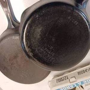 2 Vintage "Wagner Ware" cast iron skillets - #5 & #6