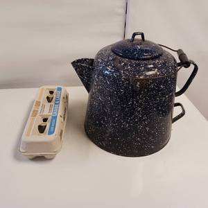 lot 10 image: Large, heavy gauge steel, specked blue enamel coffee pot - Early 1900s