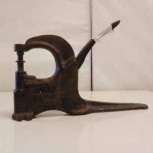 lot 15 image: Antique Cast Iron Plymouth Rock Leather Punch Tool - press riveter