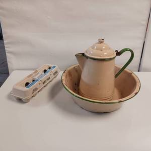 lot 24 image: Almond Green 13.5  wash basin and 10.5 KettleCoffee Pot Enamel Ware Set