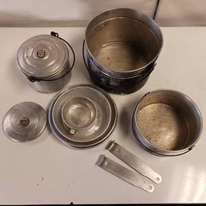 lot 51 image: Vintage Tin Dish Camping Set