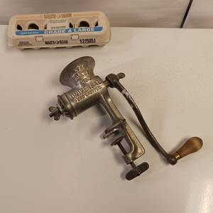 lot 48 image: No. 3 Universal Food Chopper