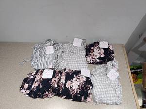 lot 16 image: 6 BRAND NEW SMALL ASSORTED WOMENS MATERNITY SHIRTSTOPS