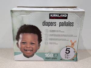 lot 32 image: KIRKLAND SIGNATURES BOX OF #5 DIAPERS (168CT.)