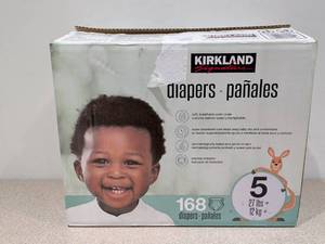 lot 33 image: KIRKLAND SIGNATURES BOX OF #5 DIAPERS