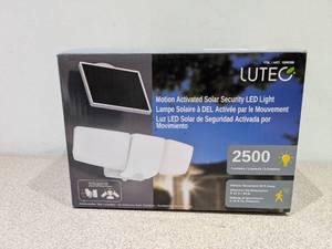 lot 108 image: LUTEO MOTION ACTIVATED SOLAR SECURITY LED LIGHT (2500 LUMENS)