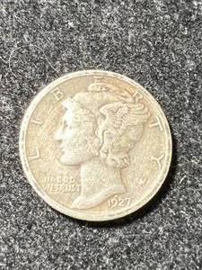lot 13 image: 1927 US MERCURY DIME VF