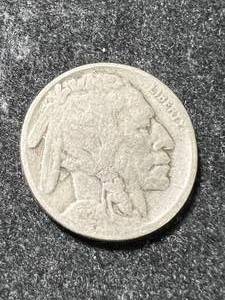 lot 37 image: 1924-S US BUFFALO NICKEL VG