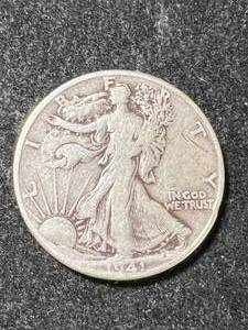 lot 39 image: 1941 US WALKING LIBERTY HALF DOLLAR