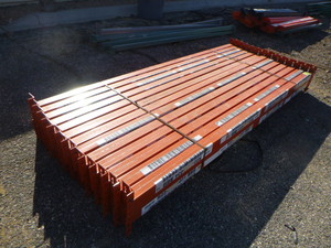 lot 2 image: 26 Pallet Racking 8 Beams