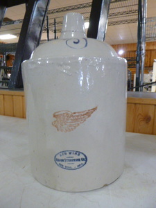 lot 8 image: Vintage Red Wing 5 Gallon Jug