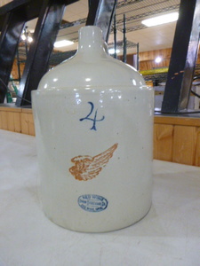 lot 9 image: Vintage Red Wing 4 Gallon Jug