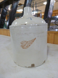 lot 10 image: Vintage Red Wing 4 Gallon Jug