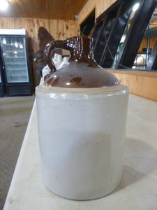 lot 14 image: Vintage 1 Gallon Stoneware Jug