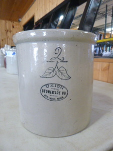 lot 23 image: Vintage Red Wing 2 Gallon Birch Leaf Crock