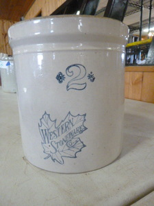 lot 24 image: Vintage Western Stoneware 2 Gallon Crock