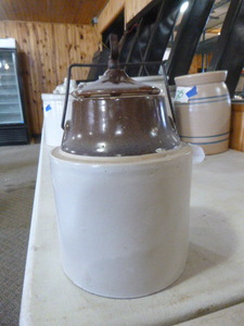 lot 27 image: Vintage Stoneware Applesauce Jar with Wire Handle