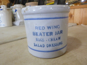 lot 30 image: Vintage Red Wing Beater Jug