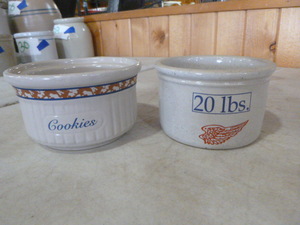 lot 32 image: 2 Red Wing Miniature Commemorative Crocks