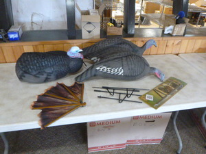 lot 39 image: Turkey Decoys