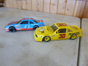 lot 48 image: 2 NASCAR Die-Cast Cars