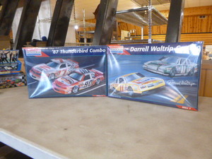lot 51 image: 2 Monogram Model Car Kits