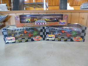 lot 53 image: 3 Sets of Hot Wheels Die-Cast Cars