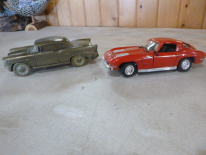 lot 55 image: 2 Die-Cast Cars