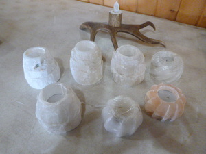 lot 73 image: 7 Selenite Candle Holders and Antler with Crystal
