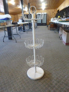 lot 83 image: 3 Tier Display Rack