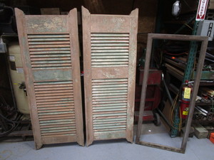 lot 168 image: Saloon Doors 26x70 Mirror Frame 26x60