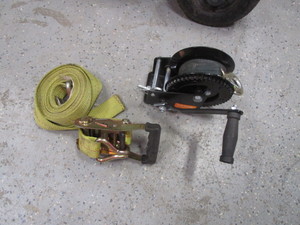 lot 170-B image: Hand Winch & Ratchet Strap
