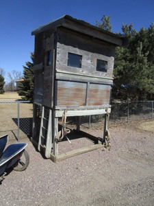 lot 19 image: Hunting Blind 5x6