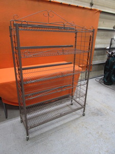 lot 57 image: Rolling Rack 17x44x63