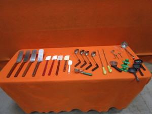 lot 82 image: Misc Kitchen Utensils