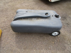 lot 121 image: RV Rolling Portable Tank