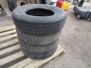 lot 122 image: (4) 17580 R13 Tires