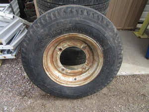 lot 123 image: 7.00-15LT Tire & Implement Wheel