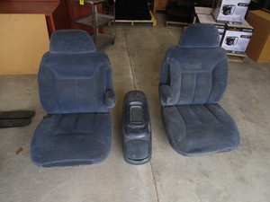 lot 132 image: Bucket Seats & Console