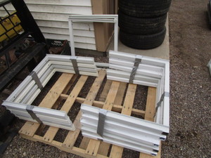 lot 181 image: ShopGarage Wall Shelving Brackets 11pcs 23x28