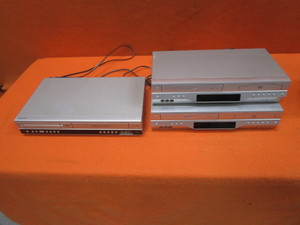 lot 282 image: (3) DVDVCRs