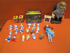 lot 292 image: Smurfs & Other Figures