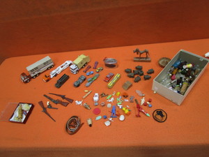 lot 295 image: Vintage Toys & Misc Vintage Items