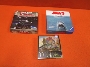lot 322 image: Star Wars & Jaws Games, Puzzle