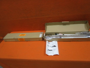 lot 335 image: Machine Tool Light Fixtures