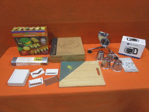 lot 341 image: Kitchen Items