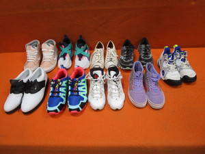 lot 358 image: Womens Shoes 5 to 6.5
